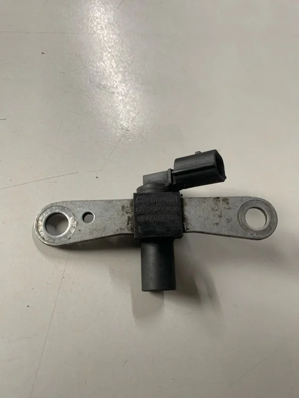 Датчик положения коленвала RENAULT LOGAN 2014-2020 8200746497 2