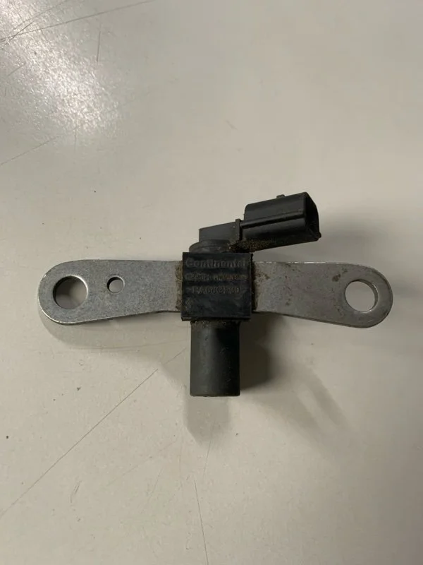 Датчик положения коленвала RENAULT LOGAN 2014-2020 8200746497 2