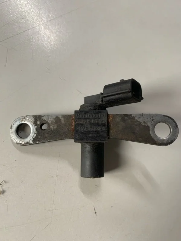 Датчик положения коленвала RENAULT LOGAN 2014-2020 8200746497 2