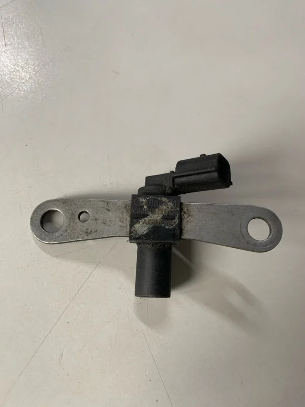 Датчик положения коленвала RENAULT LOGAN 2014-2020 8200746497 2