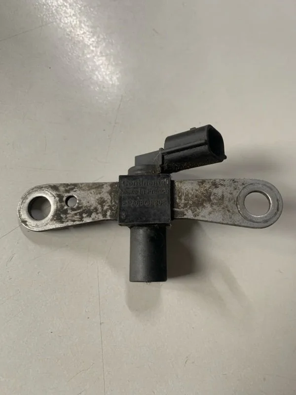 Датчик положения коленвала RENAULT LOGAN 2014-2020 8200746497 2