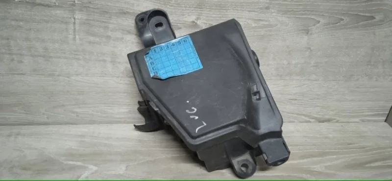 Корпус блока предохранителей RENAULT LOGAN 2004-2015 8200738816 1