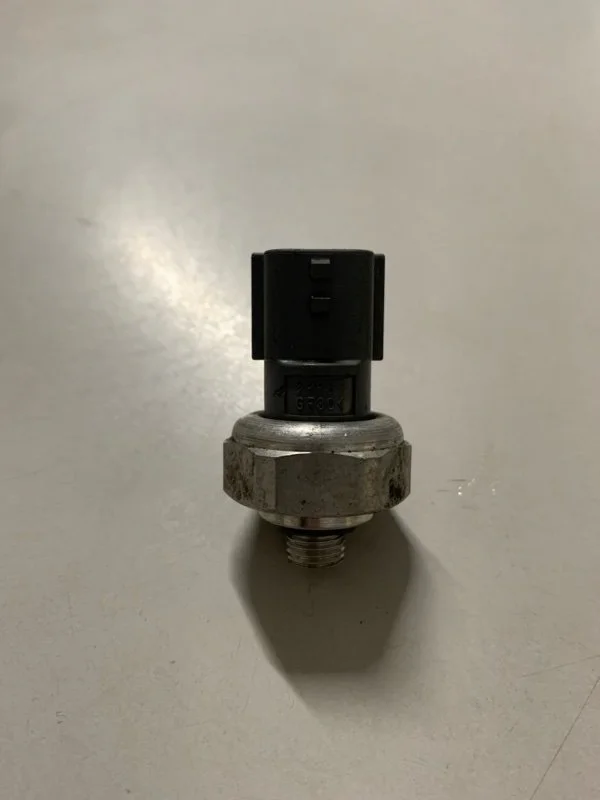 Датчик давления компрессора кондиционера RENAULT FLUENCE 2008-2013 921361722R 1