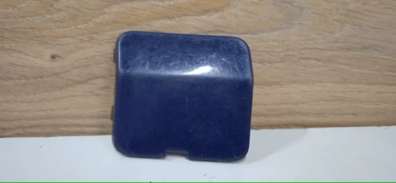 Заглушка буксировочного крюка RENAULT SANDERO 2009-2014 8200763631 1, передняя