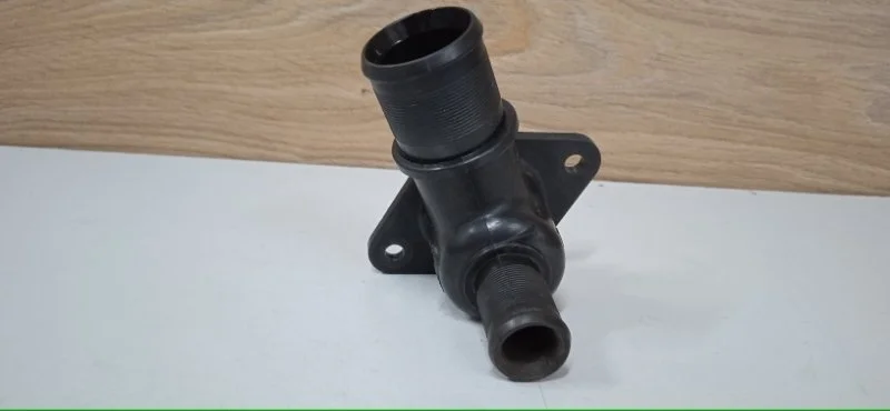 Фланец (тройник) системы охлаждения CITROEN C4 2004-2011 9627629080