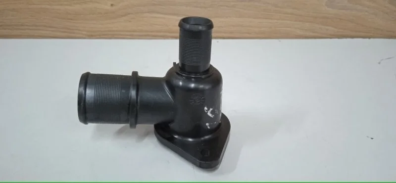 Фланец (тройник) системы охлаждения CITROEN C4 2004-2011 9627629080