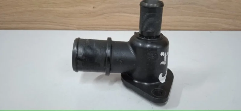 Фланец (тройник) системы охлаждения CITROEN C4 2004-2011 9627629080