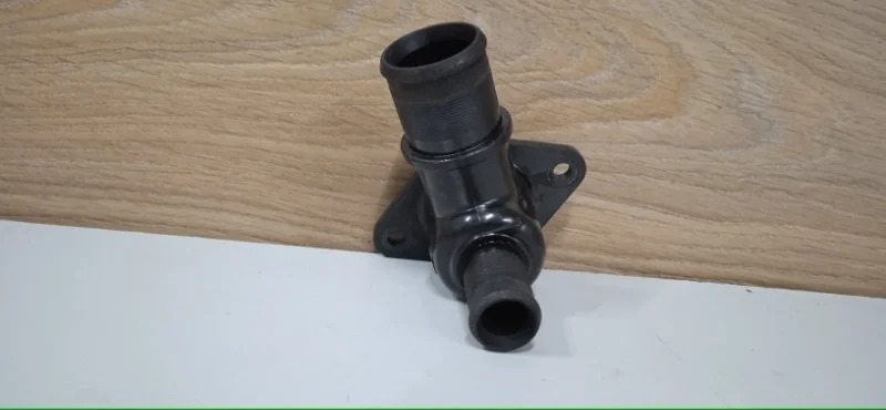 Фланец (тройник) системы охлаждения CITROEN C4 2004-2011 9627629080