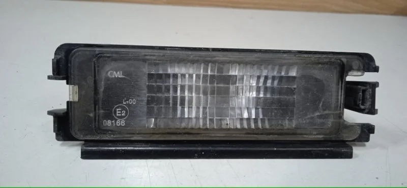 Подсветка номера RENAULT LOGAN 2004-2009 8200957874