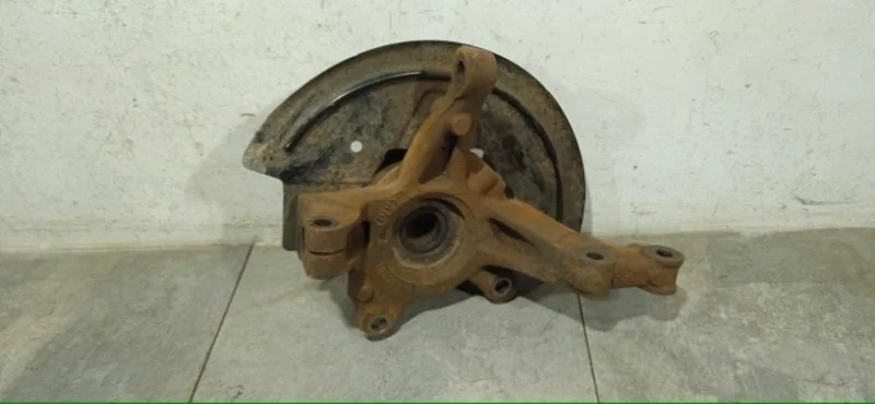 Кулак поворотный RENAULT LOGAN 2015 400158414R СЕДАН K7M 812, передний левый