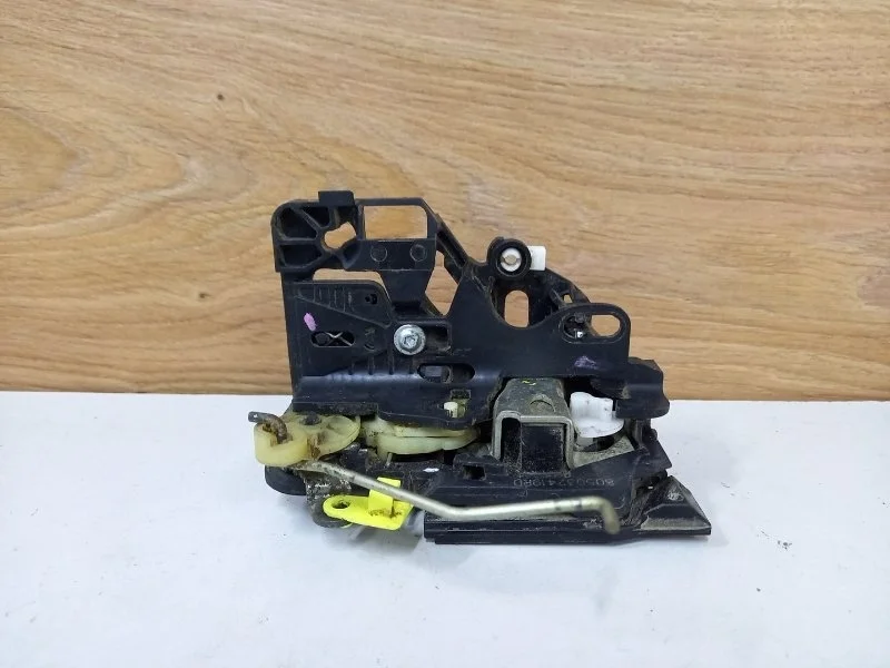 Замок боковой двери RENAULT LOGAN 2015 805032419R СЕДАН K7M 812, передний левый