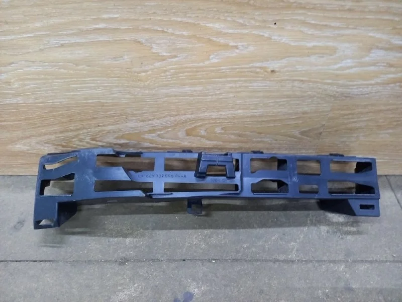 Абсорбер бампера RENAULT DUSTER 2018 620937069R H4M 430, передний левый