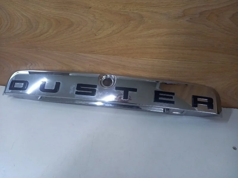 Накладка крышки багажника RENAULT DUSTER 2010-2015 848106714R 1