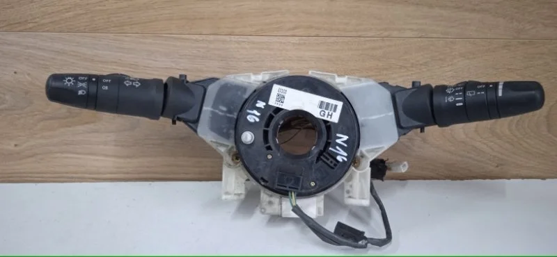 Блок подрулевых переключателей NISSAN ALMERA 2000-2006 25560BN860 N16