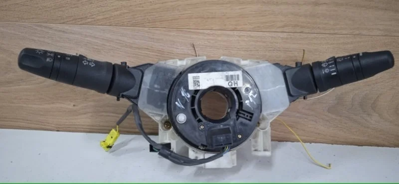 Блок подрулевых переключателей NISSAN ALMERA 2000-2006 25560BN860 N16