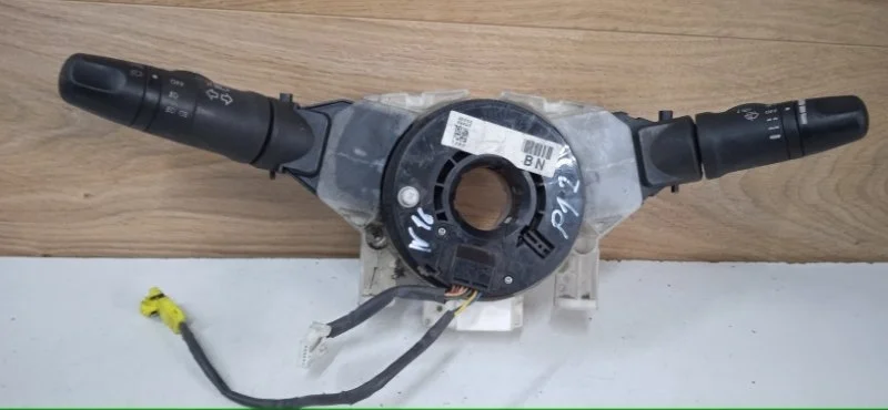 Блок подрулевых переключателей NISSAN PRIMERA 2001-2008 25560BA022 P12