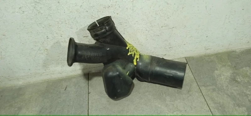 Патрубок воздушного фильтра NISSAN PRIMERA 2001-2008 16554AU000 P12