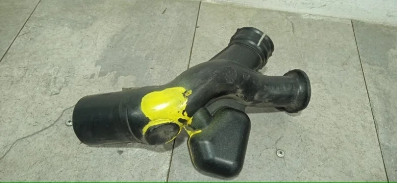 Патрубок воздушного фильтра NISSAN PRIMERA 2001-2008 16554AU000 P12