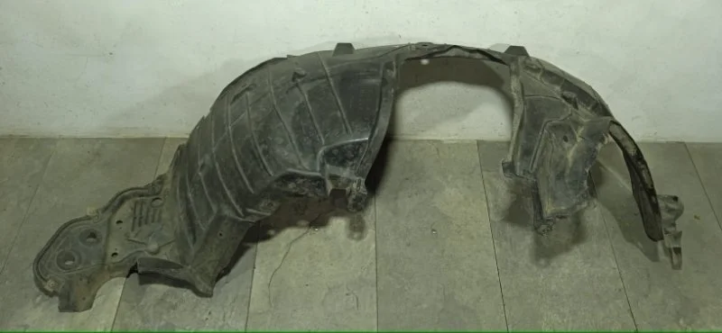 Подкрылок NISSAN X-TRAIL 2007-2015 63842JG00A T31, передний правый