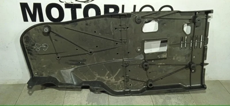 Защита днища кузова LEXUS GS 2011-2016 5840130011 GRL10, правая