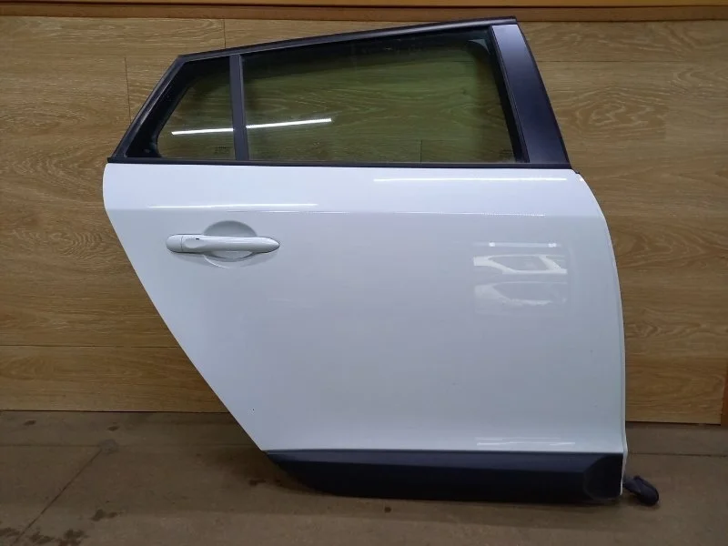 Дверь боковая RENAULT MEGANE 2012 821007080R УНИВЕРСАЛ K9K 837, задняя правая