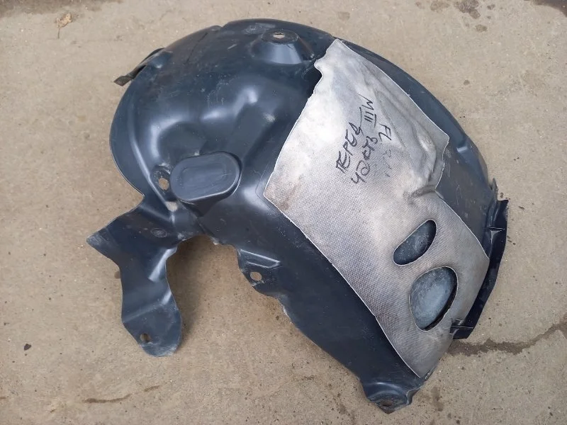 Подкрылок RENAULT MEGANE 2012 638453816R УНИВЕРСАЛ K9K 837, передний левый