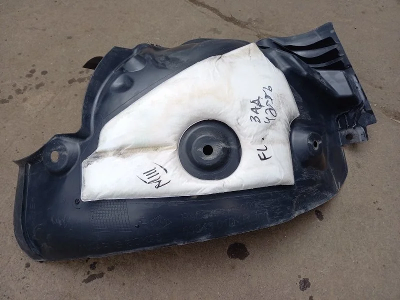 Подкрылок RENAULT MEGANE 2012 638452868R УНИВЕРСАЛ K9K 837, передний правый