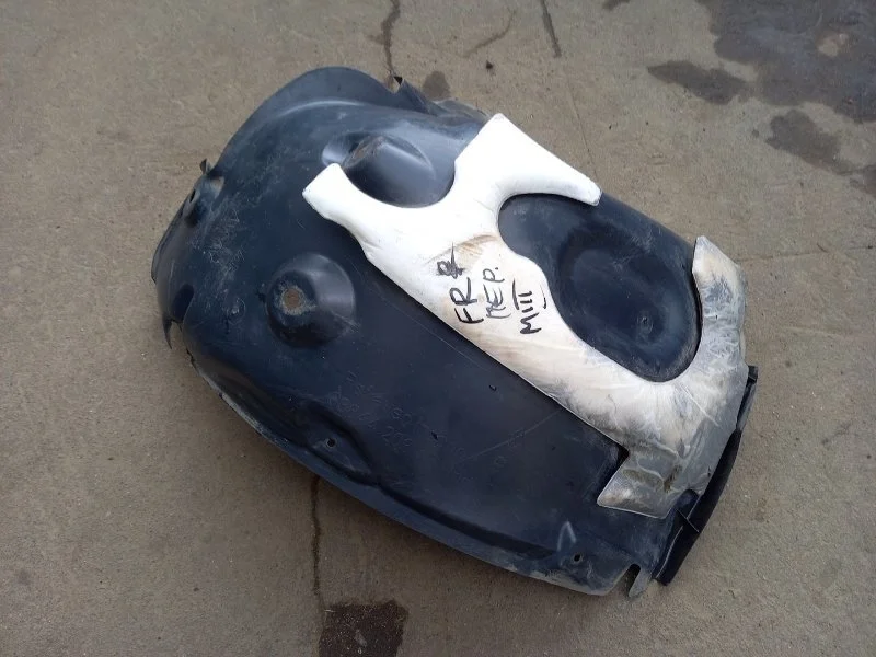 Подкрылок RENAULT MEGANE 2012 638442034R УНИВЕРСАЛ K9K 837, передний правый