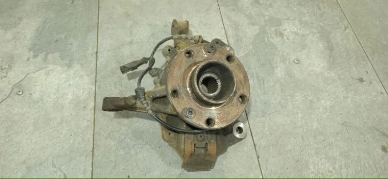 Кулак поворотный RENAULT MEGANE 2012 8200150223 УНИВЕРСАЛ K9K 837, правый