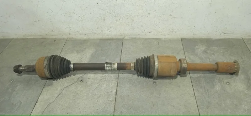 Привод RENAULT DUSTER 2013 391004855R F4R B403, передний правый