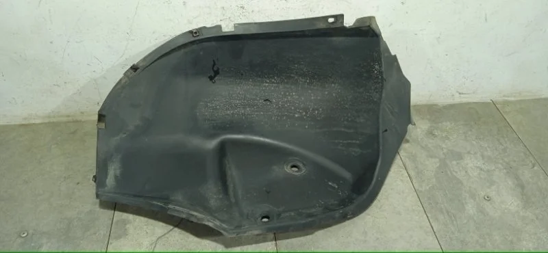 Подкрылок RENAULT DUSTER 2013 767488862R F4R B403, задний правый