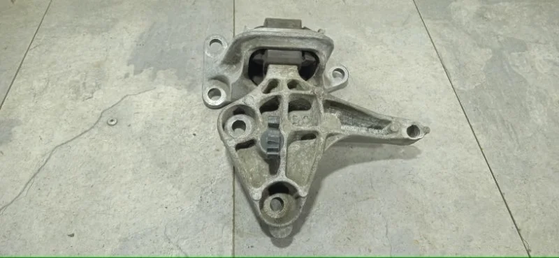 Кронштейн двигателя RENAULT FLUENCE 2009-2017 112100014R 1 К4М 1.6, правый