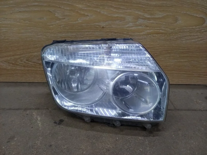Фара галогеновая RENAULT DUSTER 2013 260100067R F4R B403, передняя правая