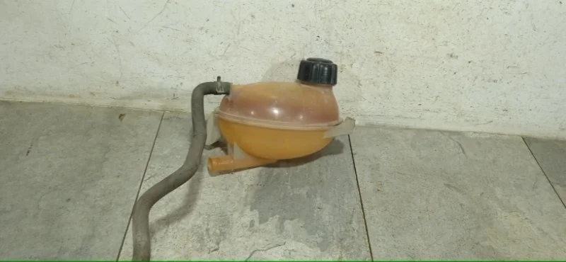 Бачок расширительный RENAULT LOGAN 2018 217107259R СЕДАН К4М