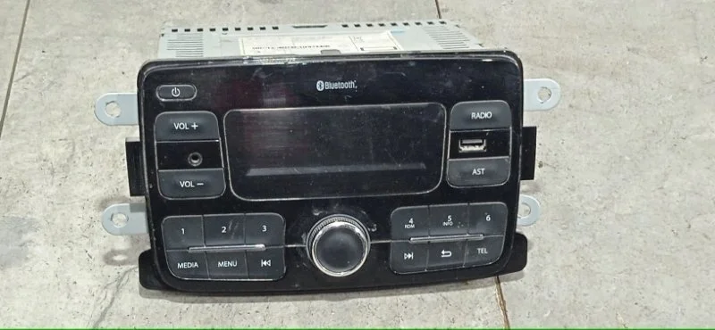 Магнитола RENAULT LOGAN 2018 281156612R СЕДАН К4М