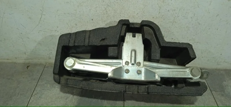 Ящик для инструментов NISSAN X-TRAIL 2007-2015 84976JG10A T31