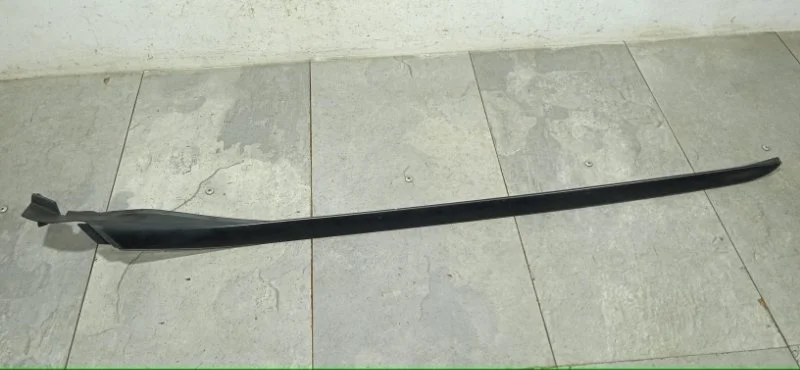 Молдинг лобового стекла LEXUS RX 2015-2017 7553648010, передний левый