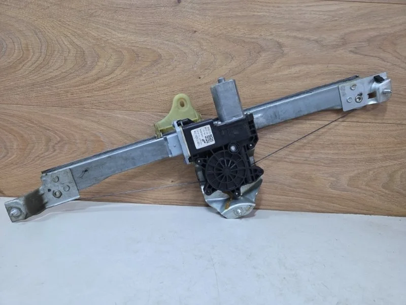 Стеклоподъемник электрический RENAULT KAPTUR 2019 807016525R H4M, передний левый