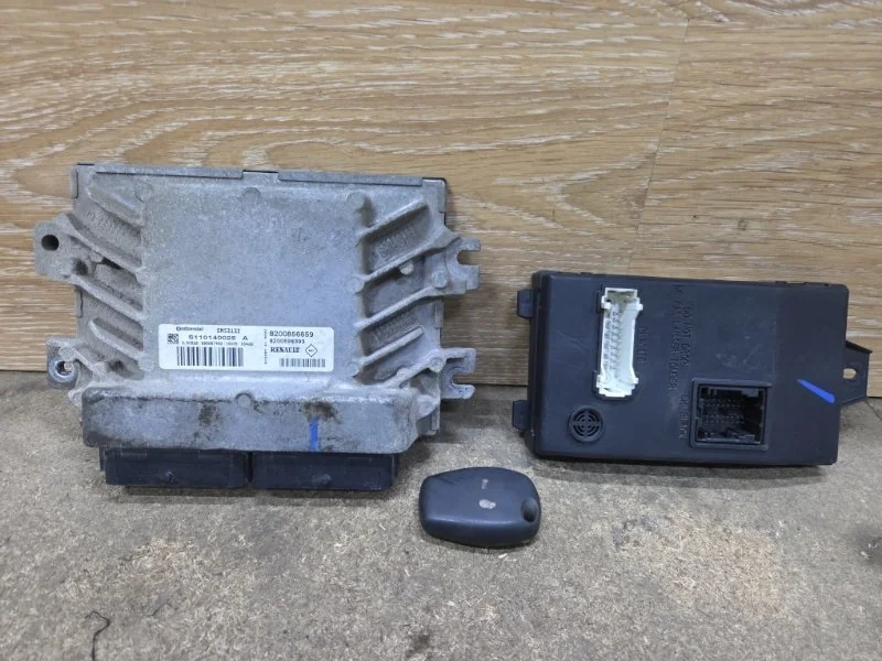 Комплект ЭБУ ДВС RENAULT LOGAN 2010 8200856659