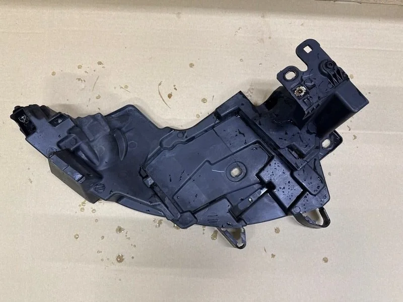 Кронштеин фары RENAULT FLUENCE 2015 622220012R К4М 838, правый