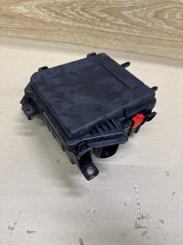 Корпус блока предохранителей RENAULT FLUENCE 2015 284040002R К4М 838