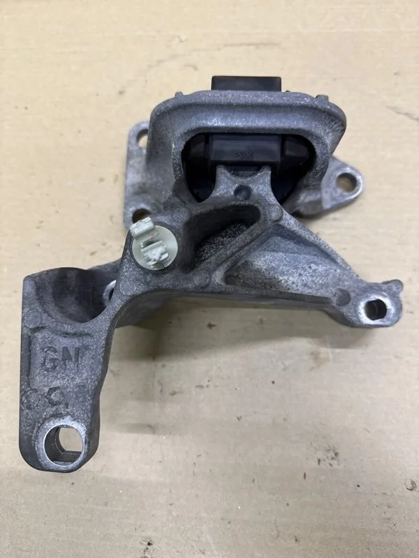 Опора двигателя RENAULT FLUENCE 2015 112100014R К4М 838