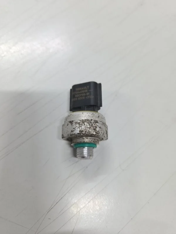 Датчик давления компрессора кондиционера RENAULT FLUENCE 2015 921366801R К4М 838