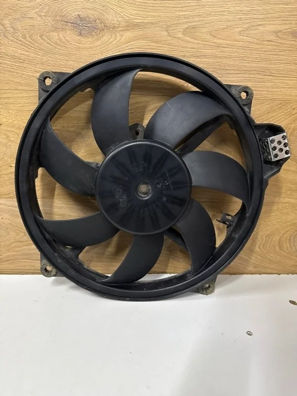 Вентилятор охлаждения радиатора RENAULT FLUENCE 2015 214819037R К4М 838