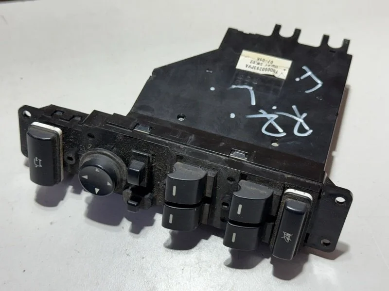 Блок управления стеклоподъемниками LAND ROVER RANGE ROVER 2002-2012 YUD000293PVA L322