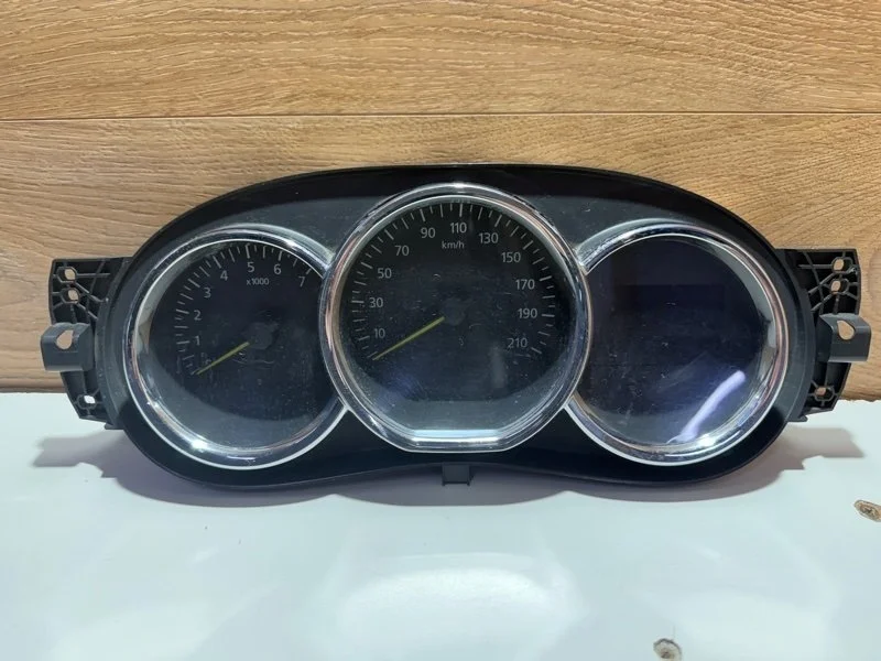 Панель приборов RENAULT LOGAN 2018 248100413R 2