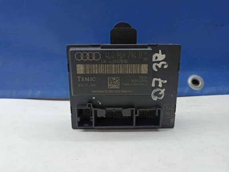 Блок управления дверью Audi Q7 2006 4L0959794B 4L, задний правый