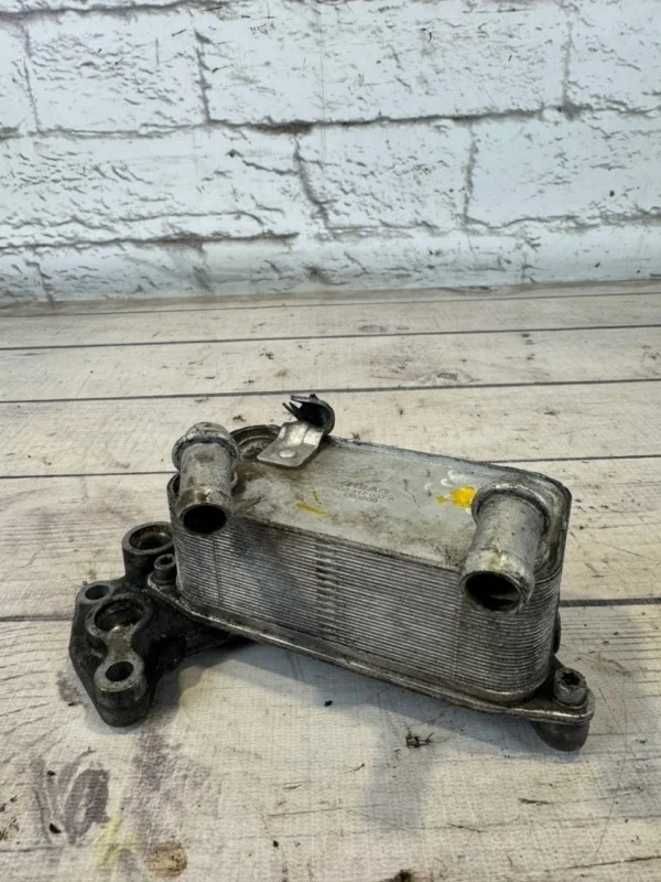 Радиатор масляный VW Passat