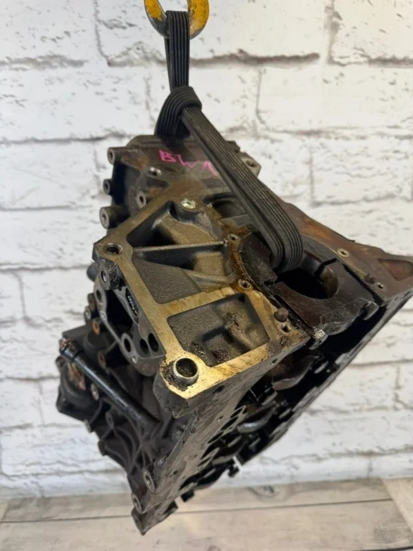 Блок цилиндров двигателя пустой VW Passat B6