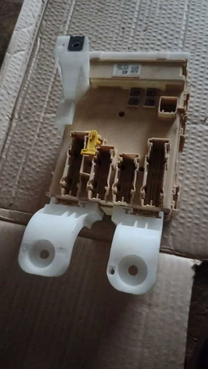 Блок предохранителей Toyota RAV4 IV рестайлинг (2015—2019)